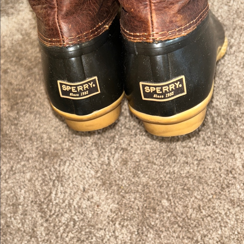 Sperry Brown and Black Boots with Tan Laces - Picture 3 of 8